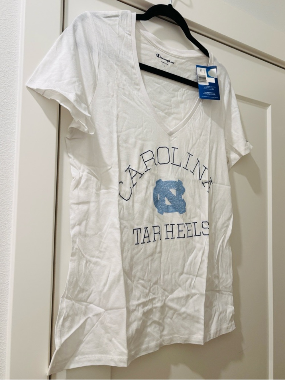 NWT [Champion] North Carolina Tarheels NCAA Short-Sleeve V-Neck Shirt Women’s L - Picture 3 of 9